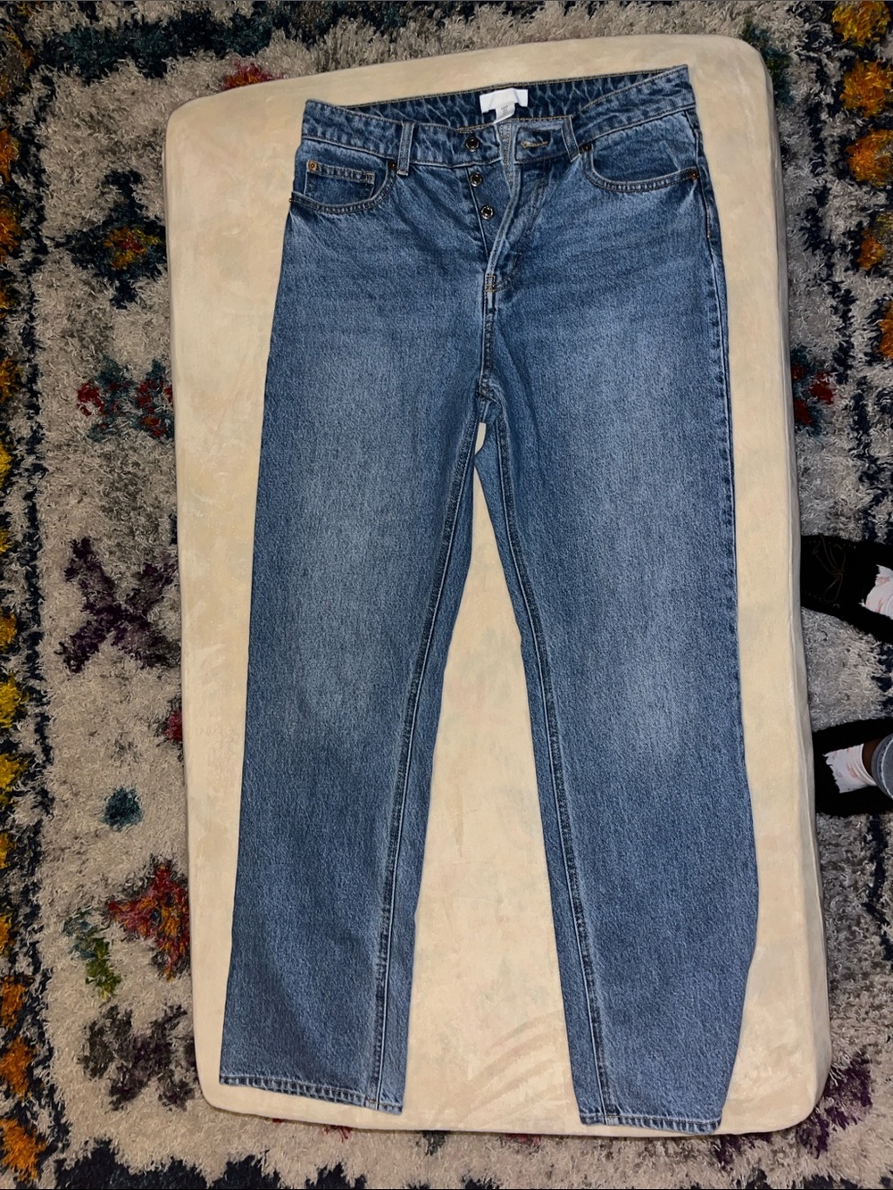 H&M Straight-Leg Women's Jeans in Medium Blue Wash